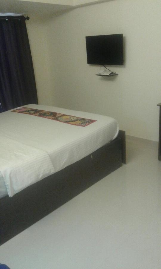 Poonam Hieghts Bed & Breakfast Mumbai Eksteriør bilde
