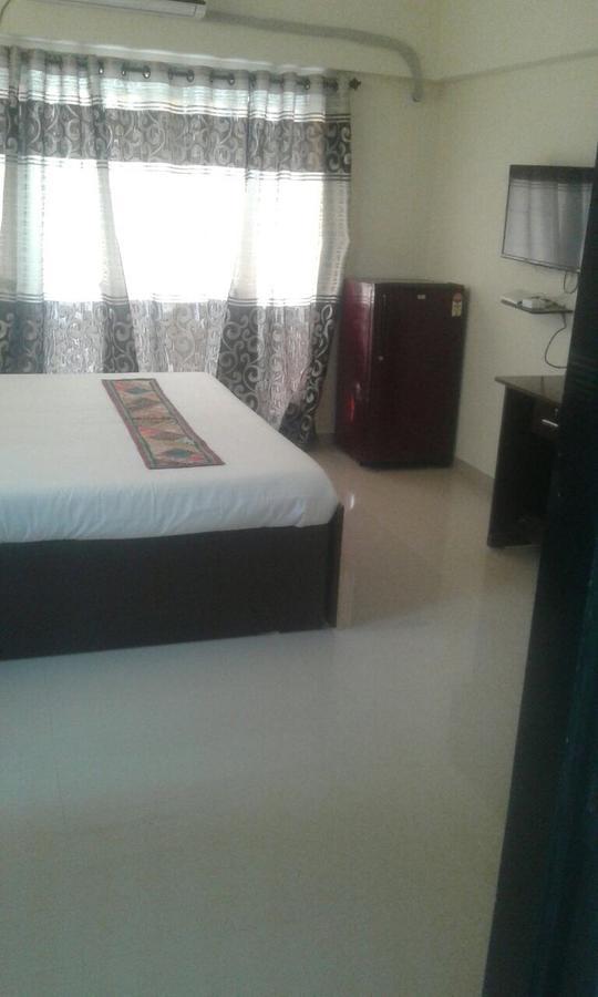 Poonam Hieghts Bed & Breakfast Mumbai Eksteriør bilde