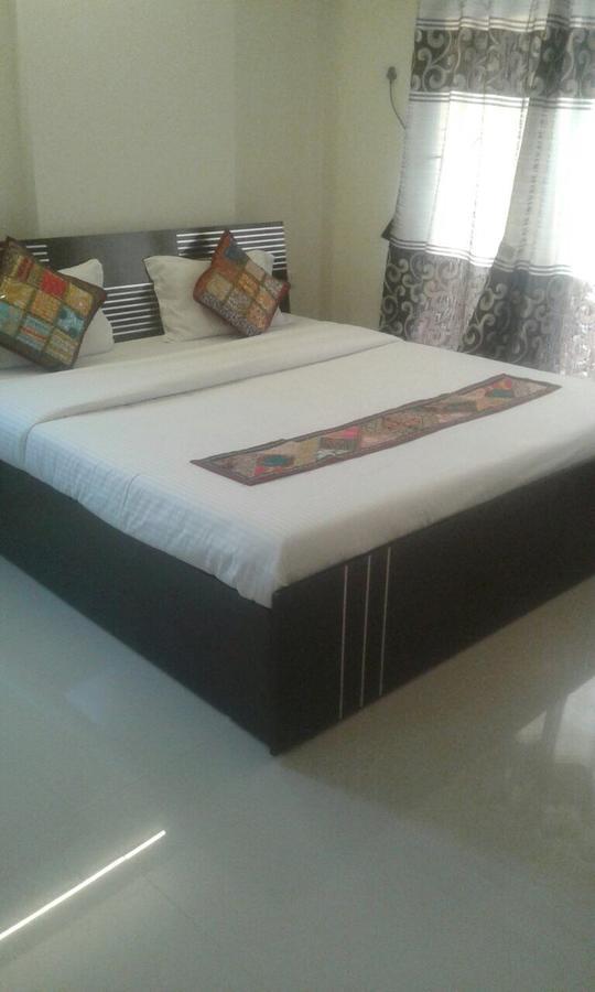 Poonam Hieghts Bed & Breakfast Mumbai Eksteriør bilde